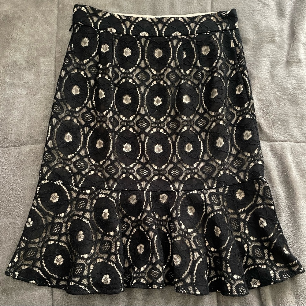 Ann Taylor Black and Cream Lace A-Line Skirt